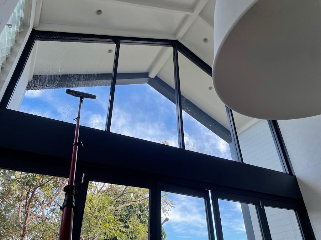 Simon’s Windows and Outdoor Cleaning
